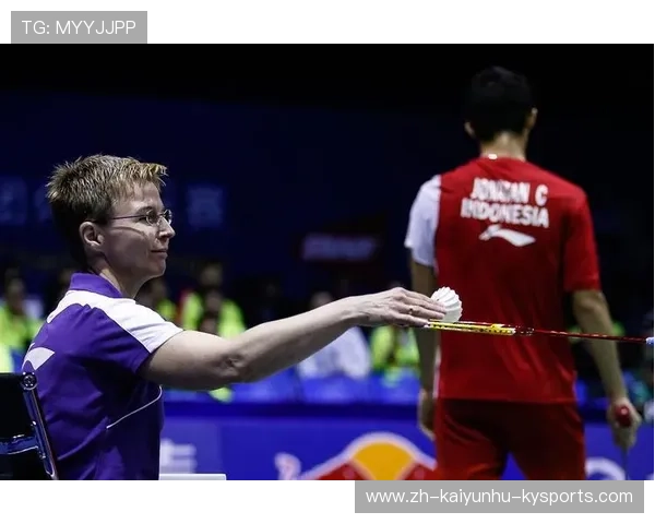 羽毛球违规手势